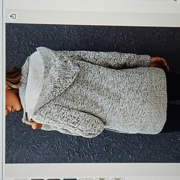 Women's Hooded Long Sweater/Jacket size Large - Picture 2 of 6